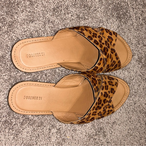 Cheetah print sandals - Picture 3 of 3